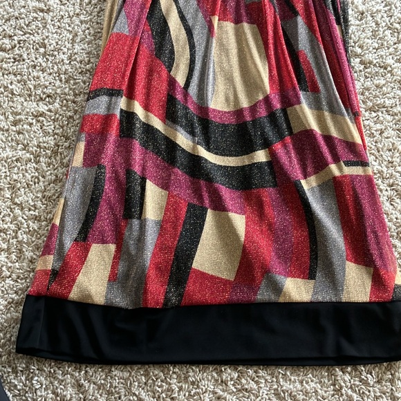 ❤️NWT Chic Geometric Halter Dress - Red, Black, Gold❤️ - Picture 5 of 6